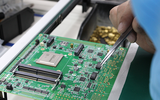 在金融發(fā)展領(lǐng)域，嵌入式主板有什么優(yōu)點？