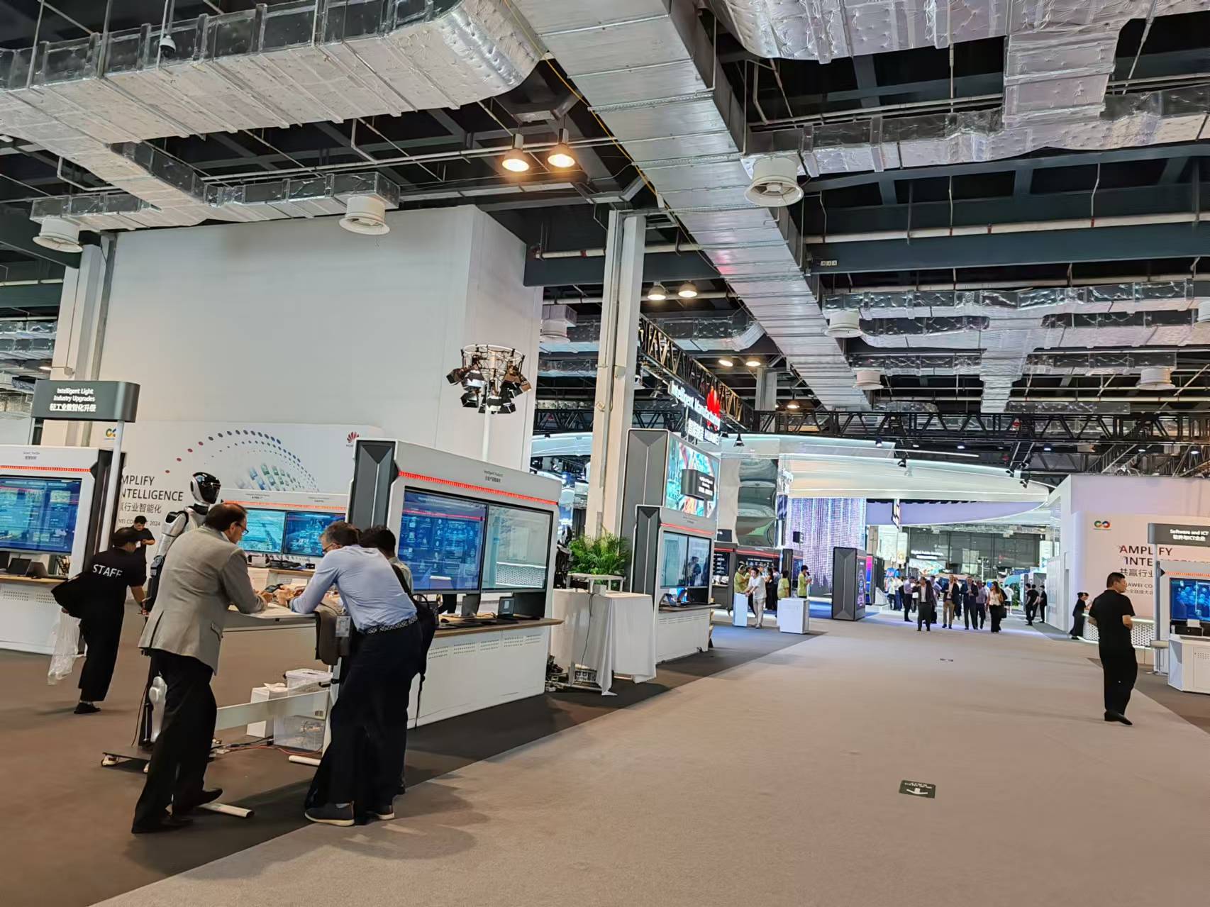 【共贏(yíng)行業(yè)智能化】高能計(jì)算機(jī)攜手鯤鵬模組金融工控機(jī)，受邀參加華為全聯(lián)接大會(huì)2024！(圖6)